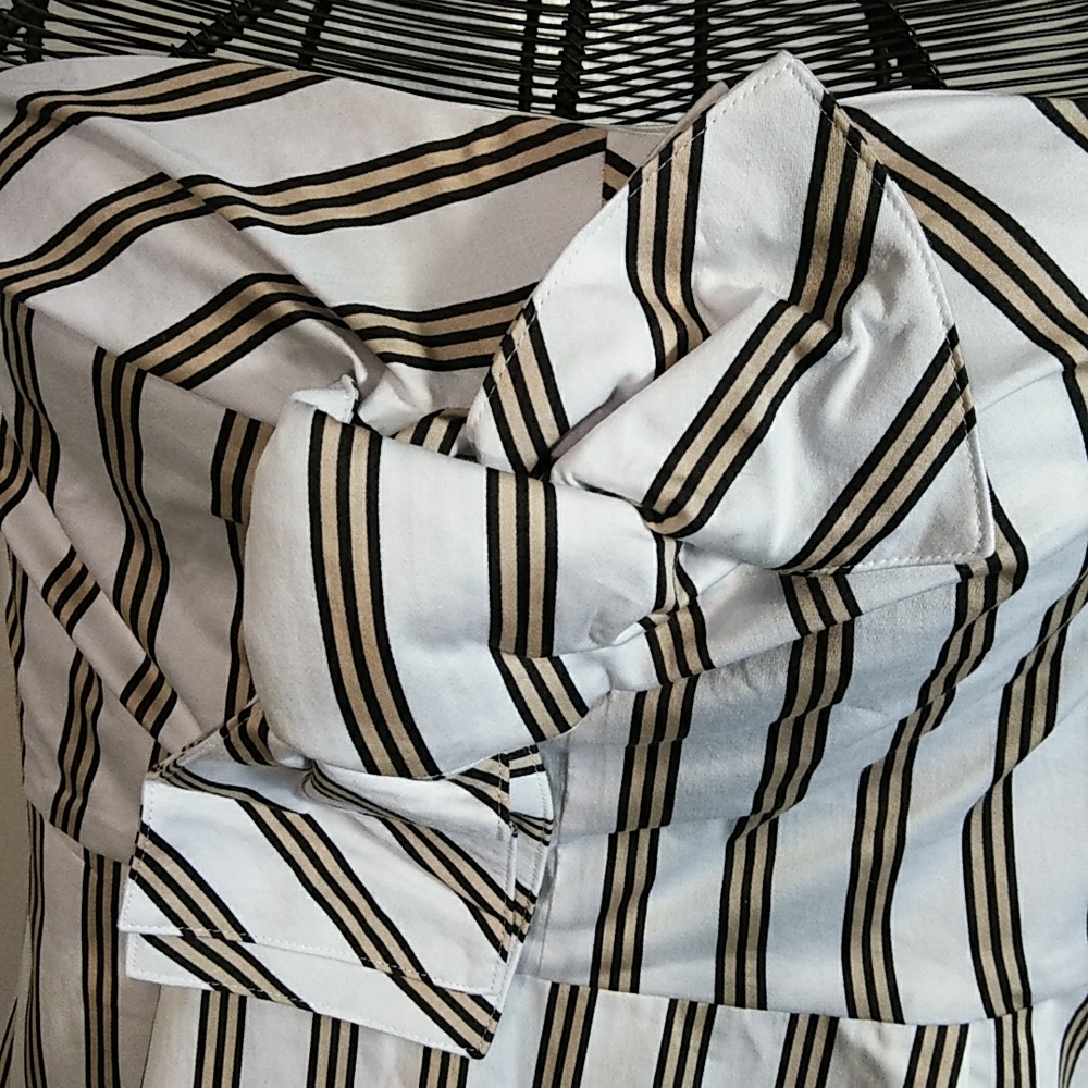 NYC OPEN SHOULDER BLOUSE - Picture 5 of 9